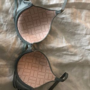 Victoria's Secret Intimates & Sleepwear - 34 B Full Coverage T shirt Bra Victoria's Secret Intimates & Sleepwear - 34 B Full Coverage T shirt Bra
